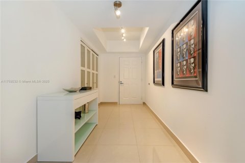 Copropriété à vendre à Sunny Isles Beach, Floride: 2 chambres, 117.61 m2 № 1868496 - photo 24