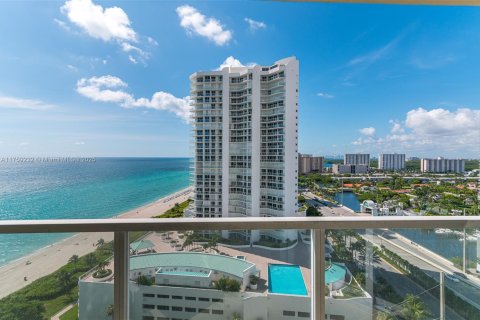 Copropriété à vendre à Sunny Isles Beach, Floride: 2 chambres, 117.61 m2 № 1868496 - photo 1