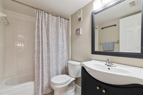 Condo in Altamonte Springs, Florida, 3 bedrooms  № 2195363 - photo 18