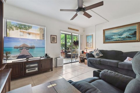 Condo in Altamonte Springs, Florida, 3 bedrooms  № 2195363 - photo 9