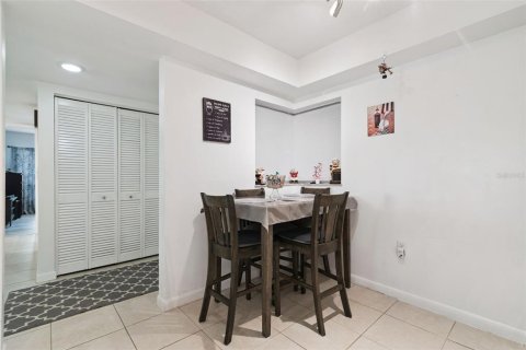 Condo in Altamonte Springs, Florida, 3 bedrooms  № 2195363 - photo 7