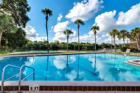 Condo in Altamonte Springs, Florida, 3 bedrooms  № 2195363 - photo 23