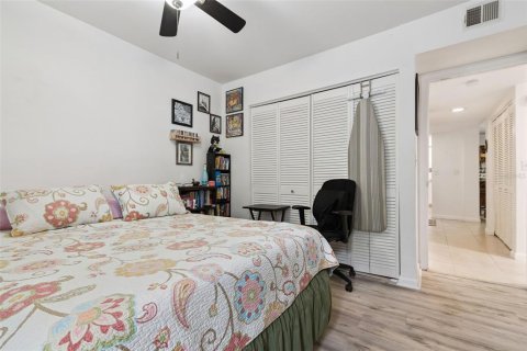 Condo in Altamonte Springs, Florida, 3 bedrooms  № 2195363 - photo 17