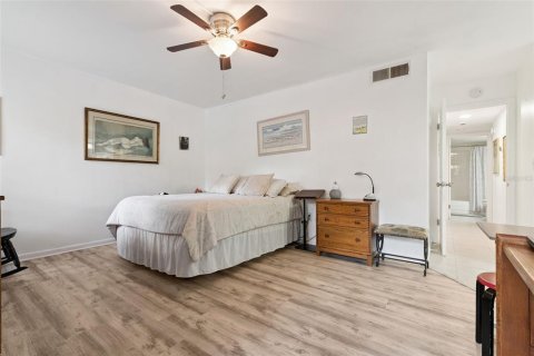 Condo in Altamonte Springs, Florida, 3 bedrooms  № 2195363 - photo 10