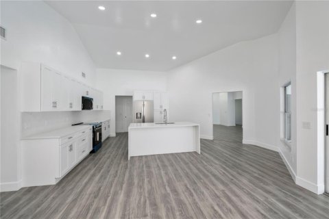 House in Port Charlotte, Florida 4 bedrooms, 202.71 sq.m. № 1858099 - photo 20