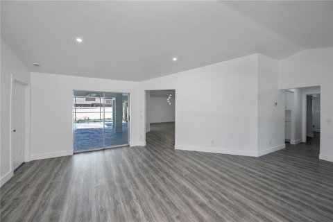 House in Port Charlotte, Florida 4 bedrooms, 202.71 sq.m. № 1858099 - photo 16