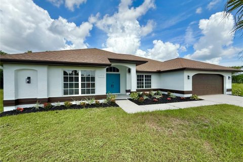 House in Port Charlotte, Florida 4 bedrooms, 202.71 sq.m. № 1858099 - photo 1