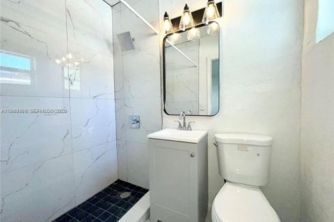 Commercial property in Biscayne Park, Florida 175.77 sq.m. № 2007140 - photo 8