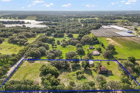 House in Winter Garden, Florida 3 bedrooms, 216.46 sq.m. № 1775654 - photo 7