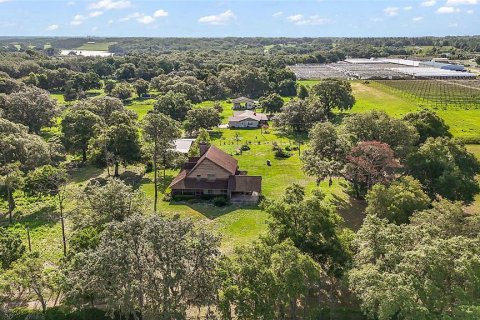 House in Winter Garden, Florida 3 bedrooms, 216.46 sq.m. № 1775654 - photo 4