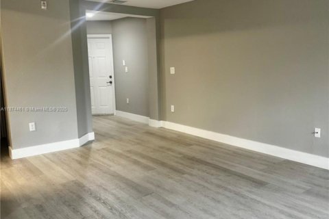 Condo in Doral, Florida, 3 bedrooms  № 1921849 - photo 18