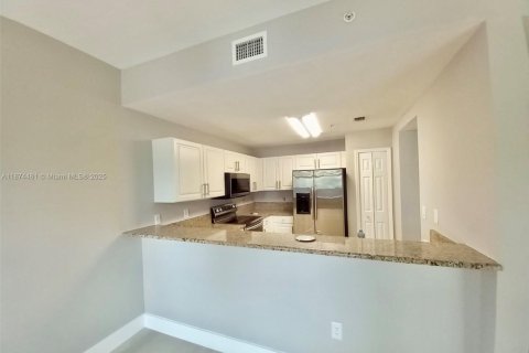Condo in Doral, Florida, 3 bedrooms  № 1921849 - photo 3