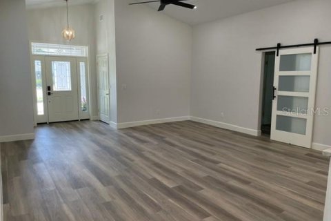 House in Pinellas Park, Florida 3 bedrooms, 162.02 sq.m. № 1685173 - photo 11