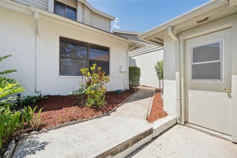 Townhouse in Port Richey, Florida 2 bedrooms, 146.79 sq.m. № 1602308 - photo 4