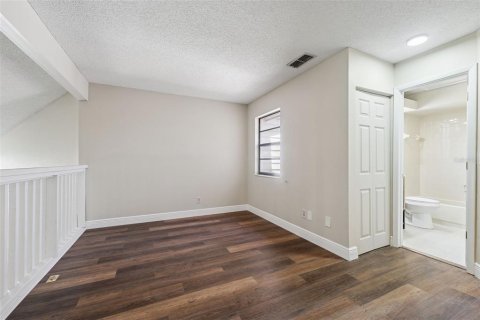 Townhouse in Port Richey, Florida 2 bedrooms, 146.79 sq.m. № 1602308 - photo 26