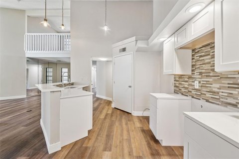 Townhouse in Port Richey, Florida 2 bedrooms, 146.79 sq.m. № 1602308 - photo 15