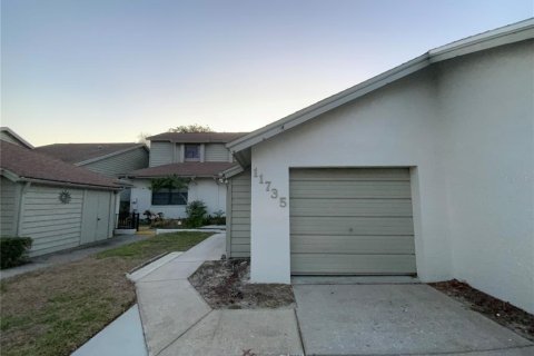 Townhouse in Port Richey, Florida 2 bedrooms, 146.79 sq.m. № 1602308 - photo 1