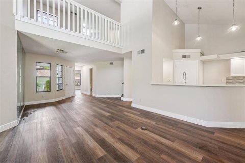 Townhouse in Port Richey, Florida 2 bedrooms, 146.79 sq.m. № 1602308 - photo 9