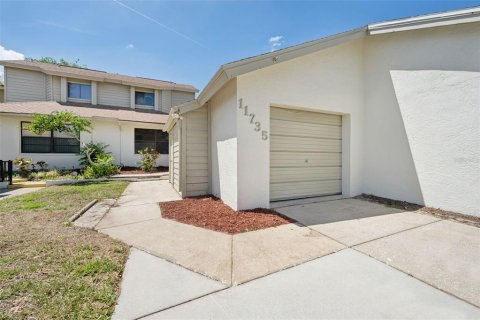 Townhouse in Port Richey, Florida 2 bedrooms, 146.79 sq.m. № 1602308 - photo 3