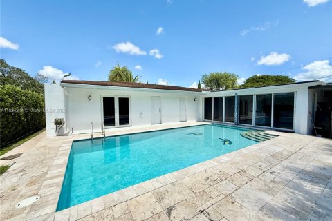 House in Miami, Florida 5 bedrooms, 118.91 sq.m. № 1961026 - photo 11