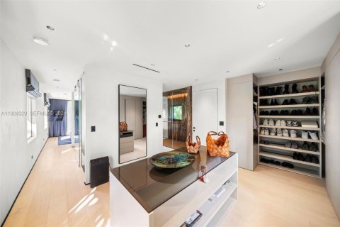 Снять в аренду виллу или дом в Майами-Бич, Флорида 4 спальни, 343.92м2, № 1982611 - фото 21