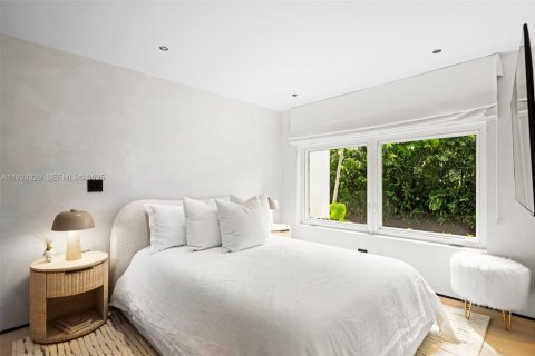 Снять в аренду виллу или дом в Майами-Бич, Флорида 4 спальни, 343.92м2, № 1982611 - фото 26