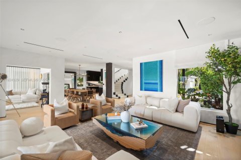 Снять в аренду виллу или дом в Майами-Бич, Флорида 4 спальни, 343.92м2, № 1982611 - фото 5