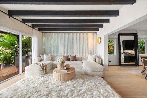 Снять в аренду виллу или дом в Майами-Бич, Флорида 4 спальни, 343.92м2, № 1982611 - фото 6