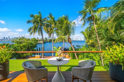 Снять в аренду виллу или дом в Майами-Бич, Флорида 4 спальни, 343.92м2, № 1982611 - фото 16