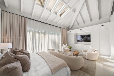 Снять в аренду виллу или дом в Майами-Бич, Флорида 4 спальни, 343.92м2, № 1982611 - фото 24