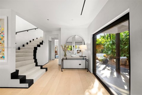 Снять в аренду виллу или дом в Майами-Бич, Флорида 4 спальни, 343.92м2, № 1982611 - фото 10