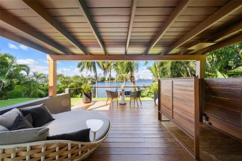 Снять в аренду виллу или дом в Майами-Бич, Флорида 4 спальни, 343.92м2, № 1982611 - фото 13