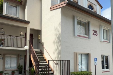 Condo à Miami, Floride, 3 chambres  № 2016431