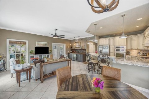 Casa en venta en Saint Petersburg, Florida, 3 dormitorios, 227.8 m2 № 2118037 - foto 3