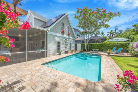 Casa en venta en Saint Petersburg, Florida, 3 dormitorios, 227.8 m2 № 2118037 - foto 24