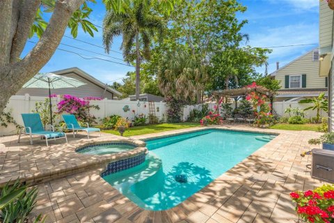 Casa en venta en Saint Petersburg, Florida, 3 dormitorios, 227.8 m2 № 2118037 - foto 23