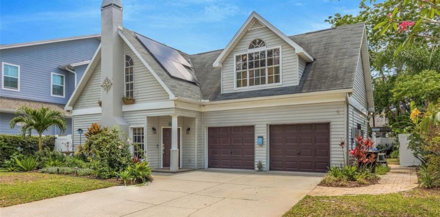 Casa en Saint Petersburg, Florida 3 dormitorios, 227.8 m2 № 2118037