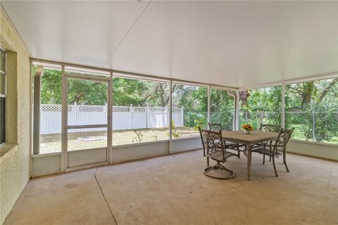 House in Zephyrhills, Florida 3 bedrooms, 151.62 sq.m. № 1776812 - photo 6