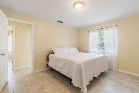 House in Zephyrhills, Florida 3 bedrooms, 151.62 sq.m. № 1776812 - photo 29