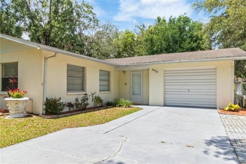 House in Zephyrhills, Florida 3 bedrooms, 151.62 sq.m. № 1776812 - photo 12