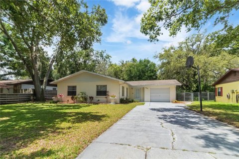 House in Zephyrhills, Florida 3 bedrooms, 151.62 sq.m. № 1776812 - photo 11