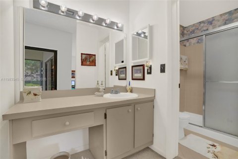 Condominio en venta en Coconut Creek, Florida, 2 dormitorios, 88.72 m2 № 2045924 - foto 18