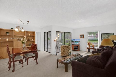Condominio en Coconut Creek, Florida, 2 dormitorios  № 2045924