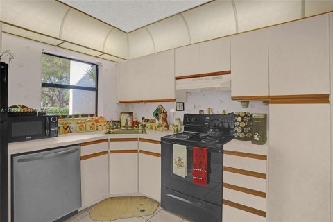 Condominio en venta en Coconut Creek, Florida, 2 dormitorios, 88.72 m2 № 2045924 - foto 3