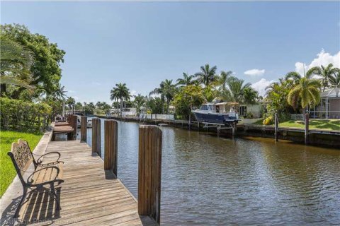 Villa ou maison à louer à Pompano Beach, Floride: 2 chambres, 88.26 m2 № 987373 - photo 1