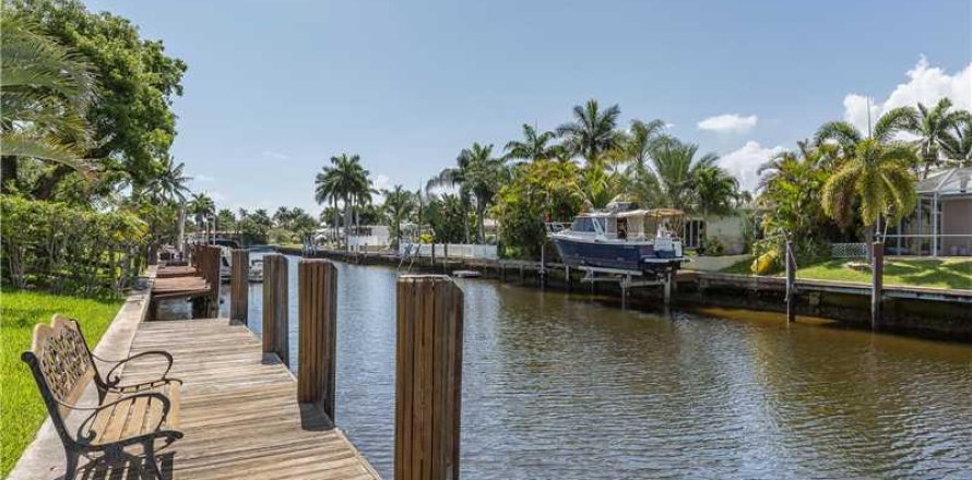Villa ou maison à Pompano Beach, Floride 2 chambres, 88.26 m2 № 987373