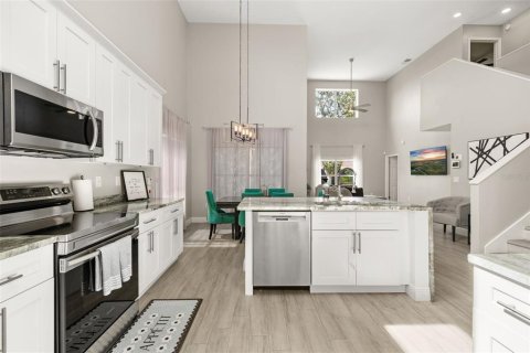 Casa en venta en Clermont, Florida, 4 dormitorios, 229.93 m2 № 2306403 - foto 10