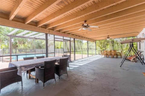 Villa ou maison à vendre à Homestead, Floride: 5 chambres, 450.02 m2 № 1972609 - photo 17