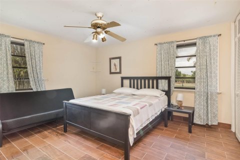 Villa ou maison à vendre à Homestead, Floride: 5 chambres, 450.02 m2 № 1972609 - photo 16