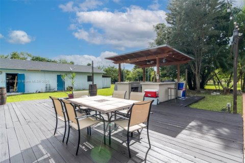 Villa ou maison à vendre à Homestead, Floride: 5 chambres, 450.02 m2 № 1972609 - photo 19